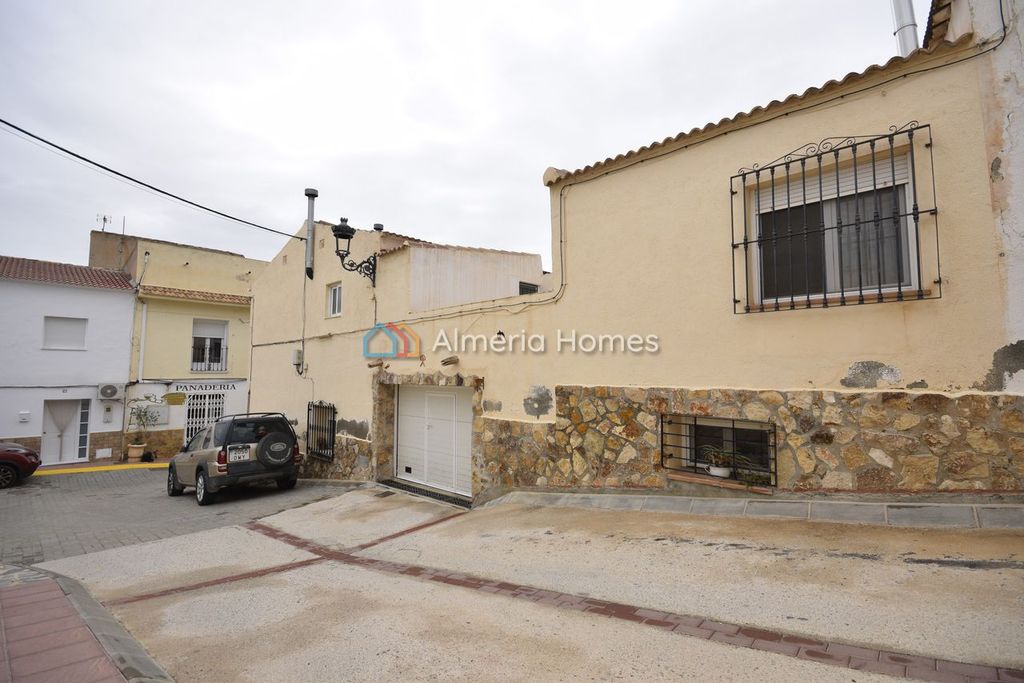 Property photo 2 of 30