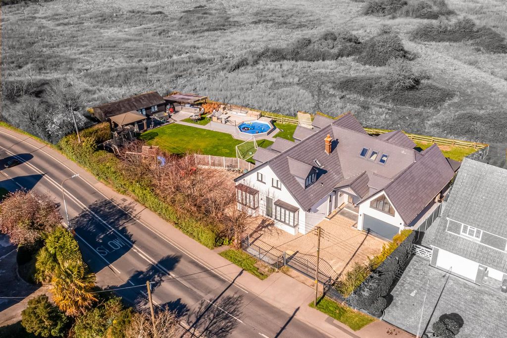 Property photo 3 of 45