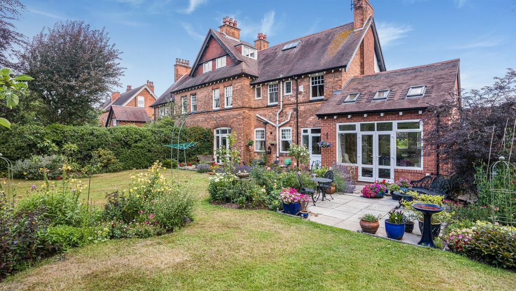 Property photo 2 of 37
