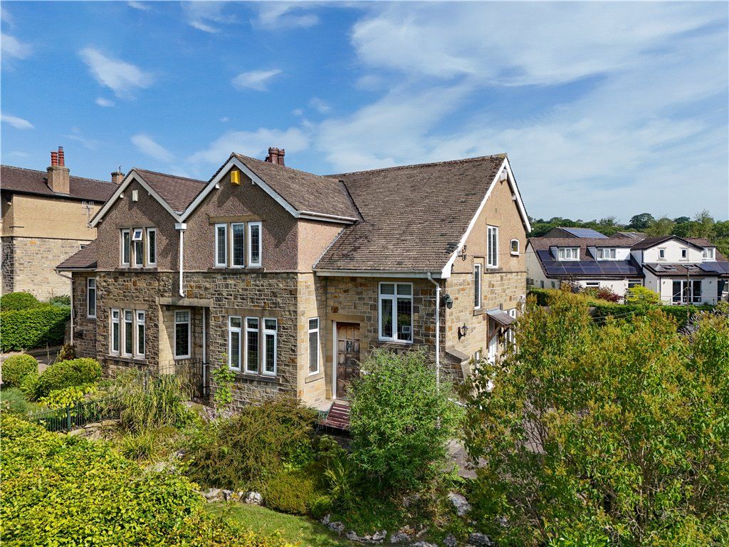 Property photo 1 of 18 External
