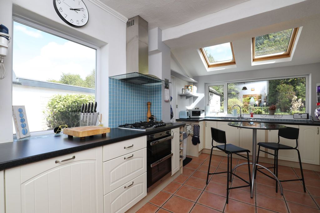 Property photo 3 of 31