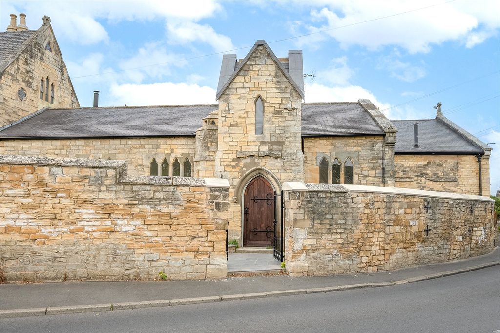 Property photo 1 of 20 Picture No. 06