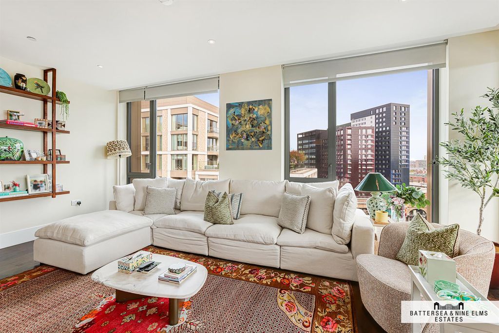 Property photo 3 of 23