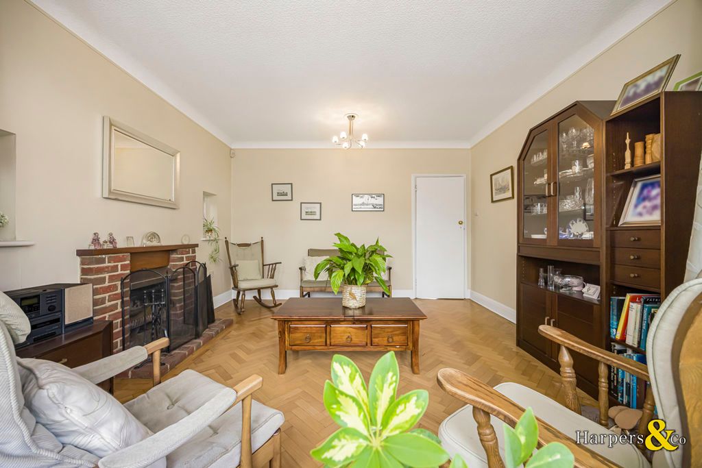 Additional image 3 of 3 bed property for saleShepherds Lane, Dartford DA1