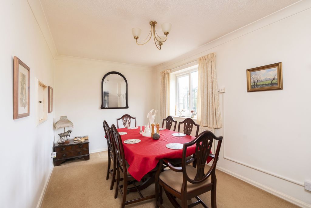 Property photo 2 of 12 Dining, West Stonebridge, Peterborough, Ewemove Sa