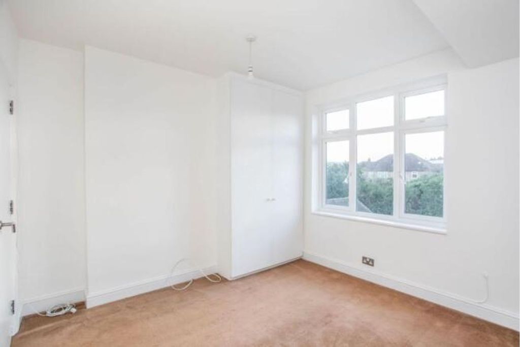 Additional image 8 of 5 bed semi-detached house for saleFarndale Crescent, Greenford UB6