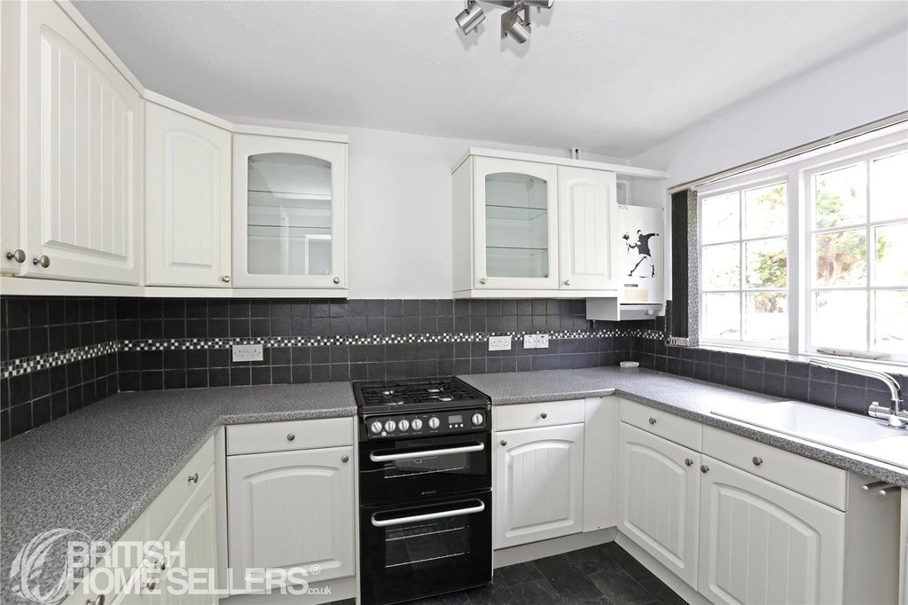 Property photo 2 of 12 Picture No. 05