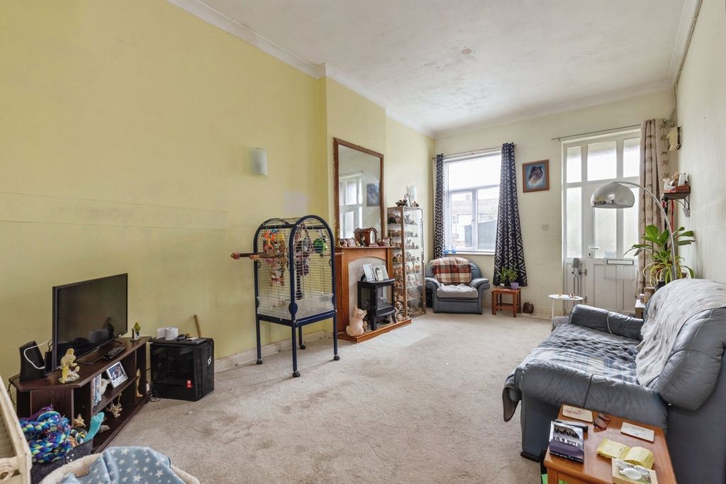Property photo 2 of 19