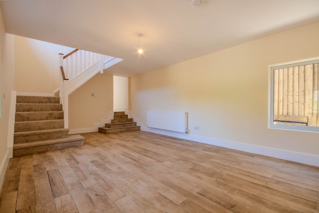 Property photo 3 of 30