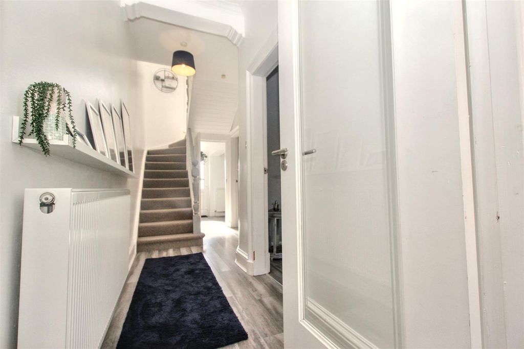 Property photo 2 of 19 2