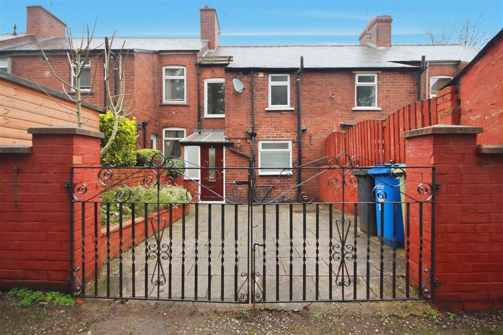 Property photo 3 of 14 Rear Garden