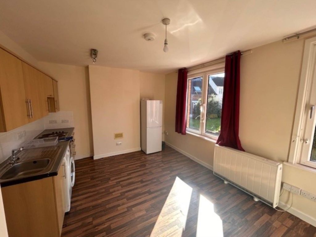 Property photo 3 of 6