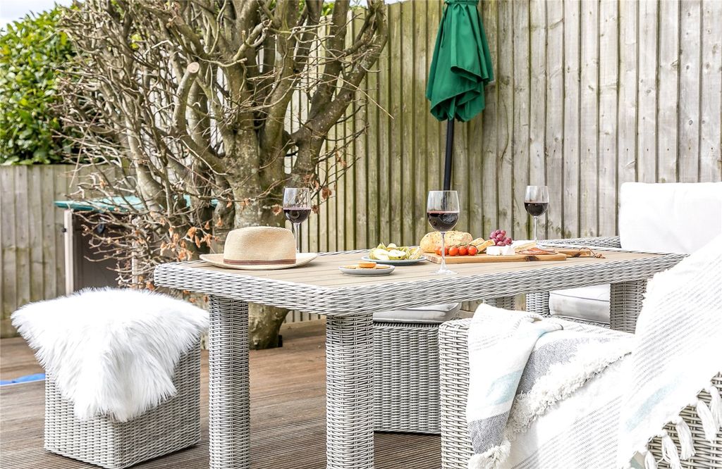 Property photo 3 of 18 Outside