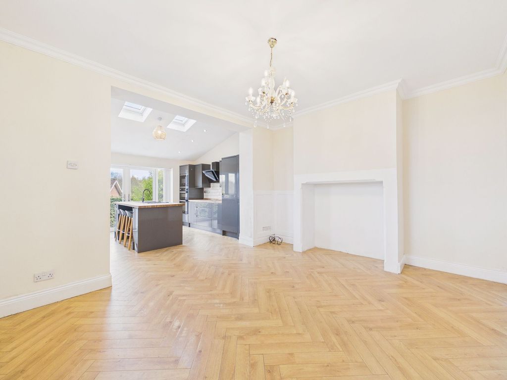 Property photo 2 of 12 Kitchen/Dining Area