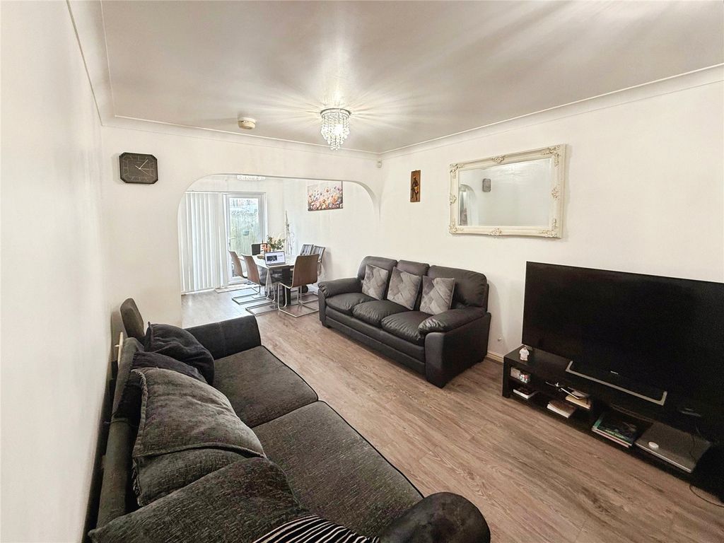 Property photo 3 of 19 Living Room