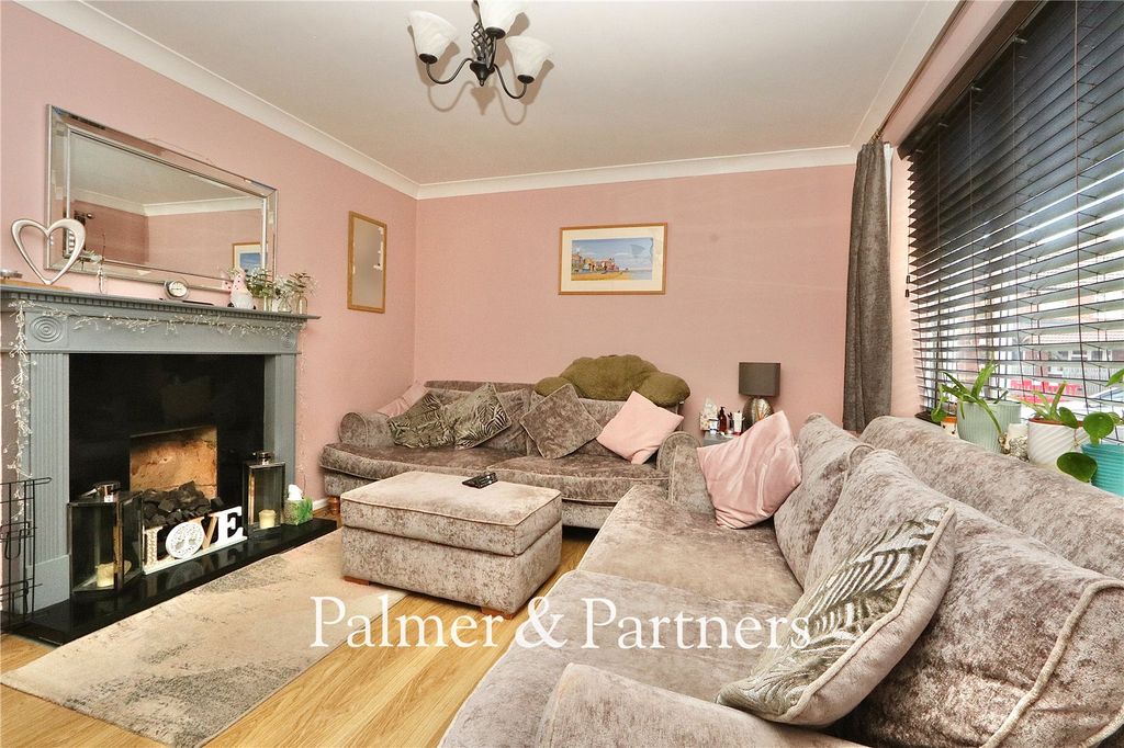 Property photo 3 of 18 Picture No. 01