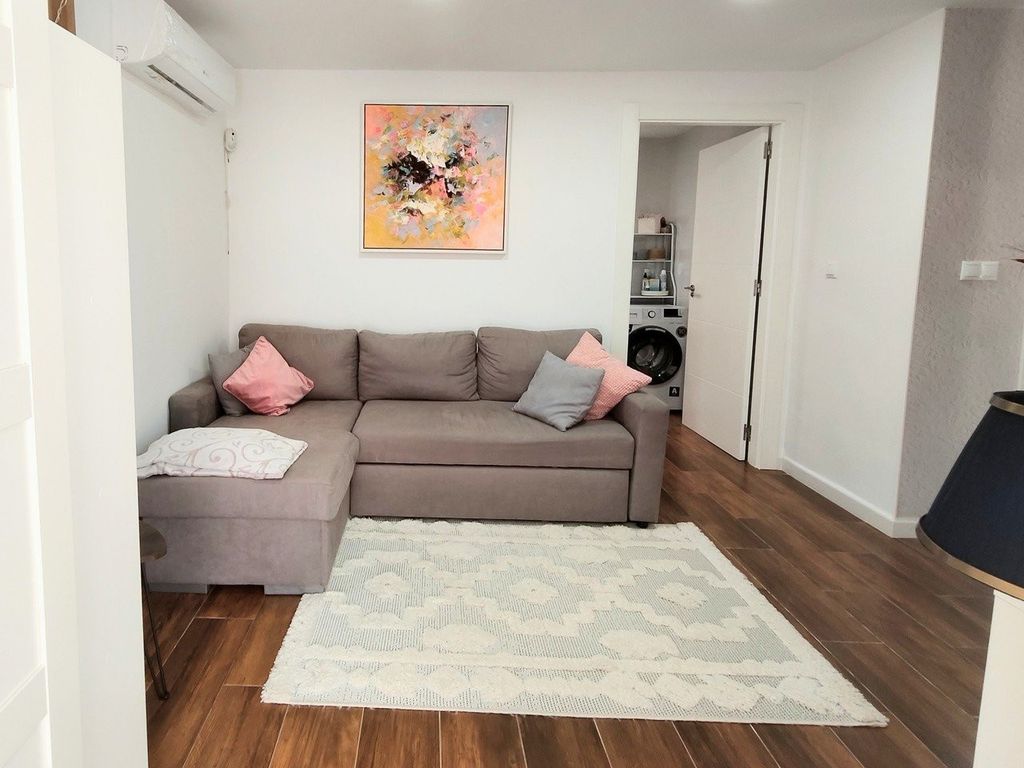 Property photo 3 of 27