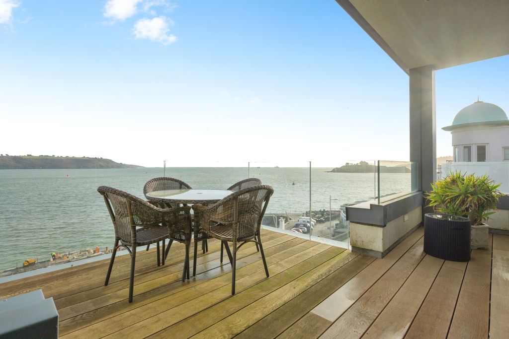 Property photo 2 of 24 Pbox-Img.Jpg