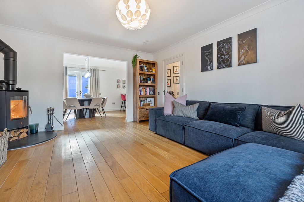 Property photo 2 of 24