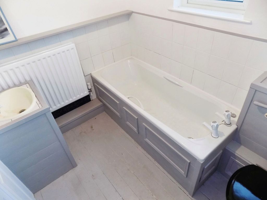 Additional image 4 of 2 bed flat for saleElm Crescent, Bridgend CF31