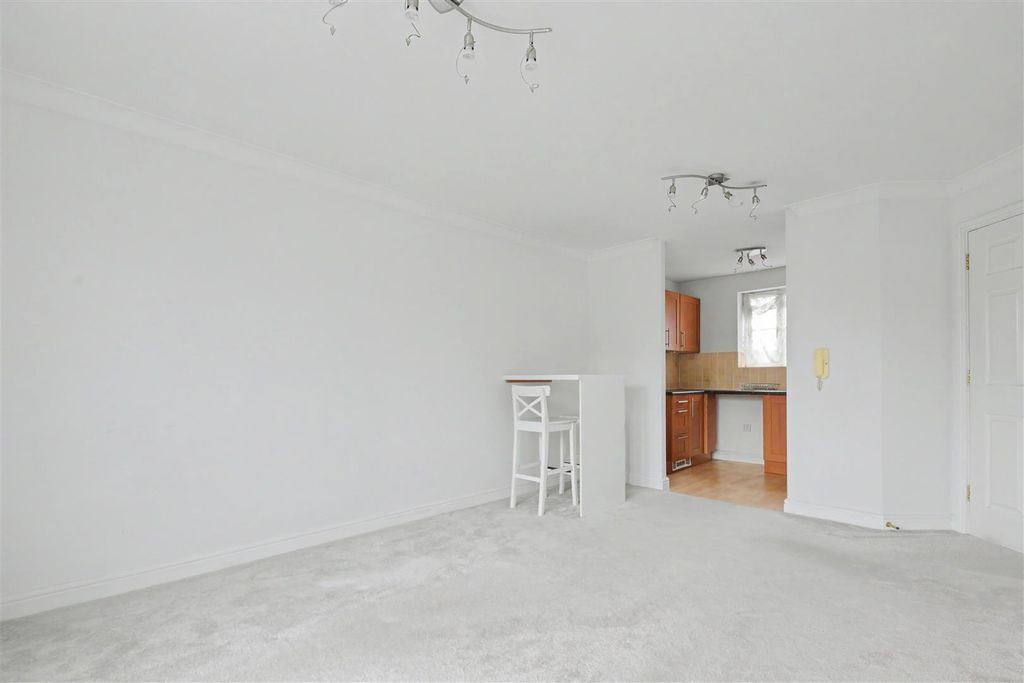 Property photo 3 of 7 Lounge 2.Jpg