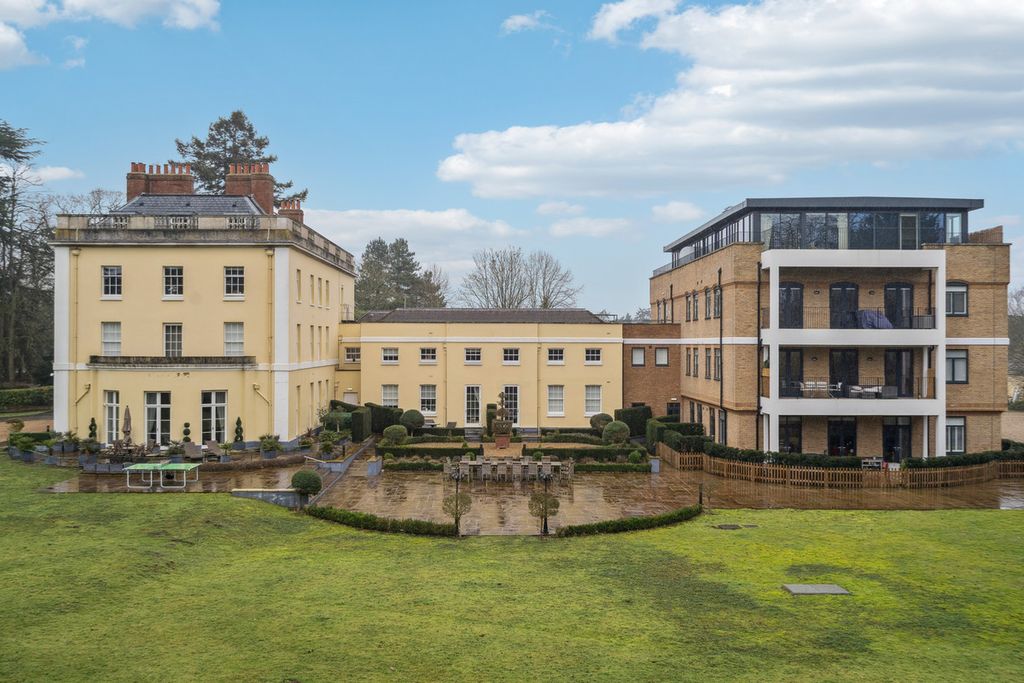 Property photo 2 of 16