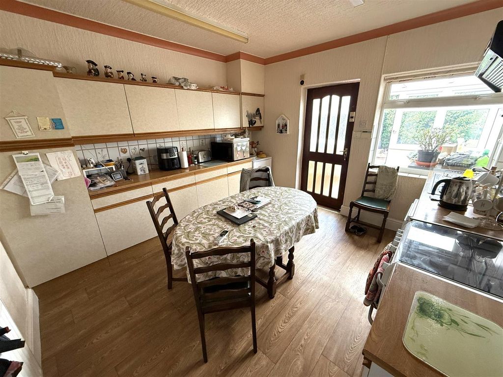 Property photo 2 of 19 Kitchen.Jpg