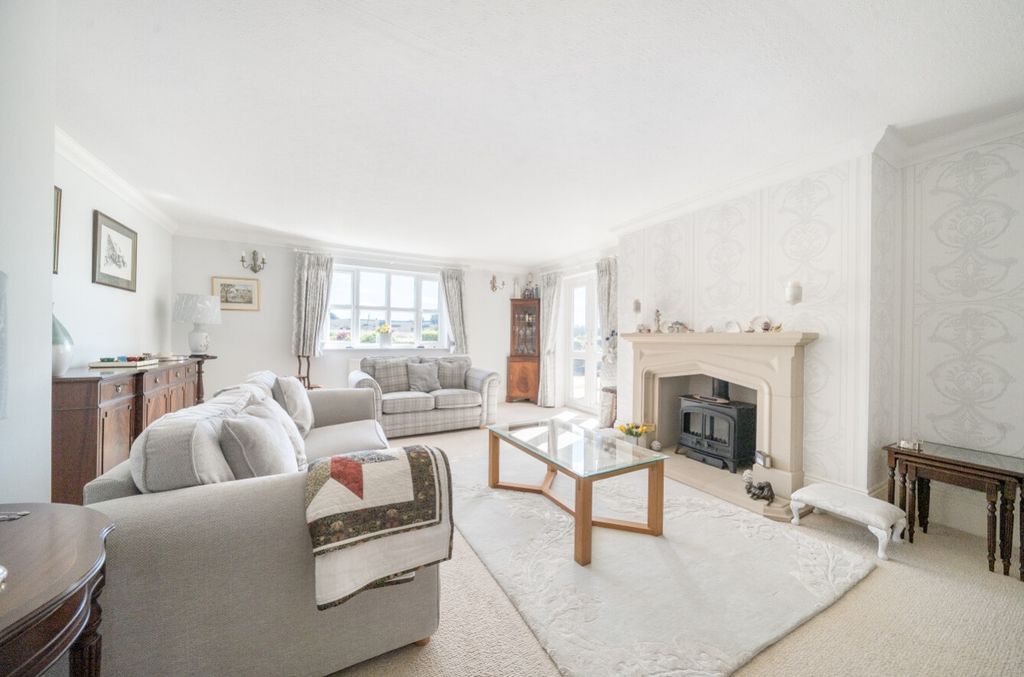 Property photo 3 of 27 1492418-24-6A67Ca563c334-Arw-1