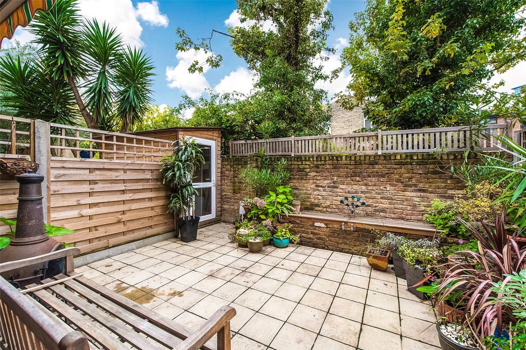 Property photo 2 of 14 Patio Garden