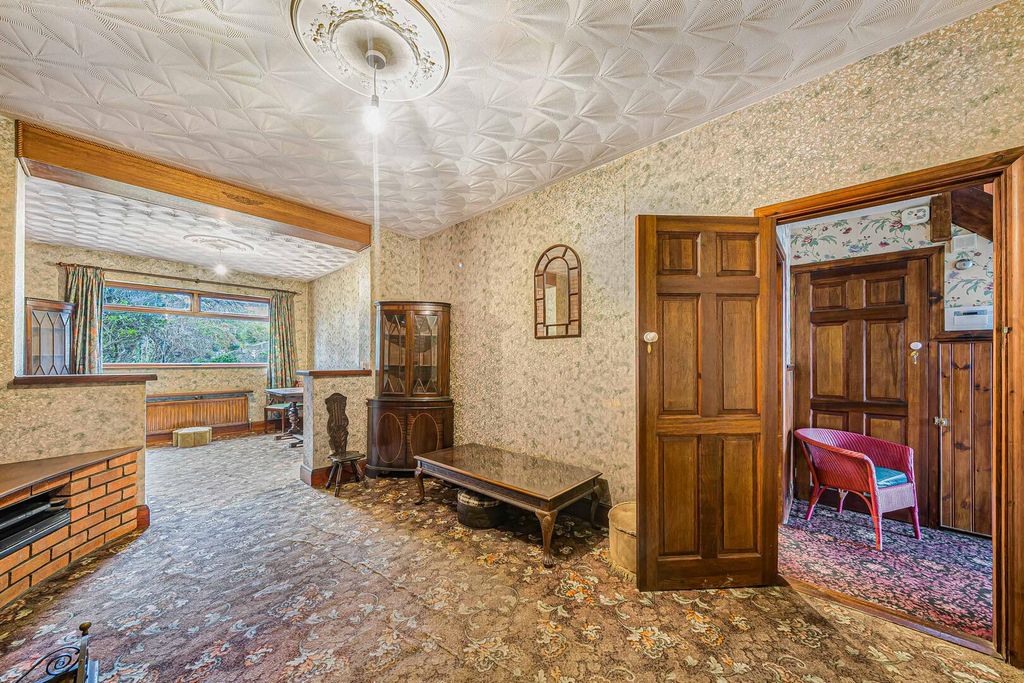 Property photo 2 of 30 Living Room