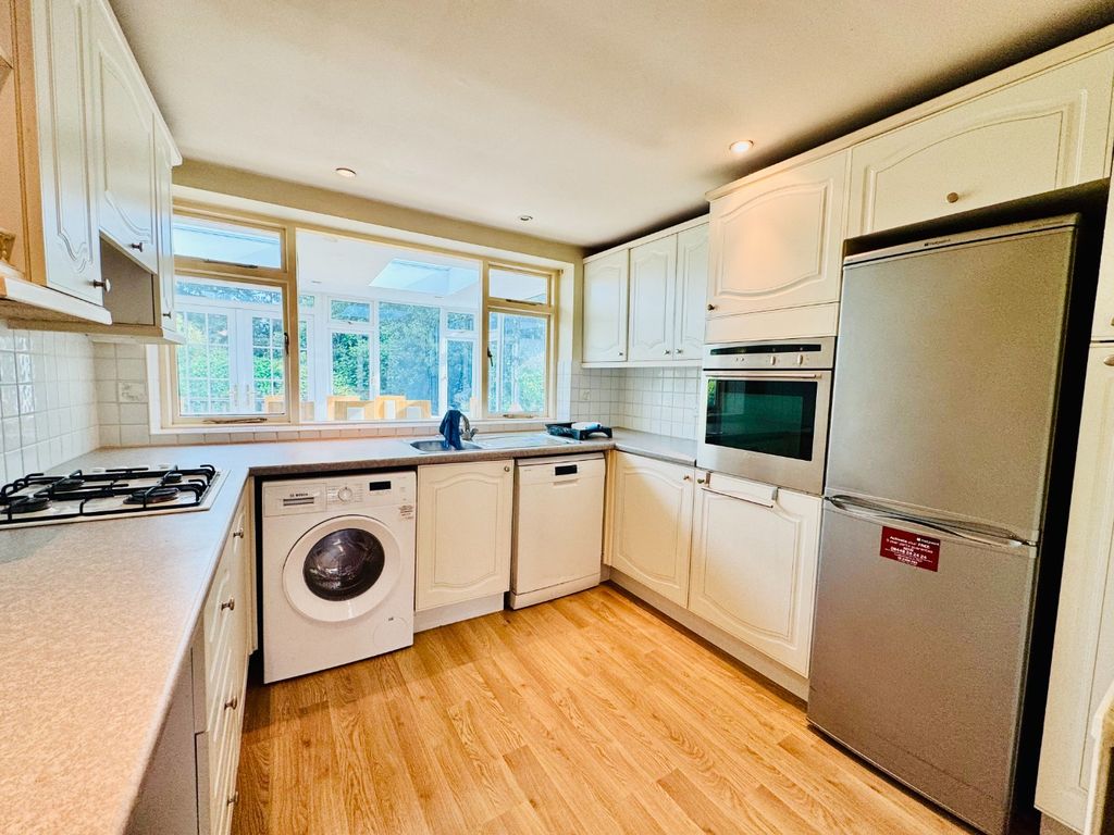 Property photo 3 of 9 4718697