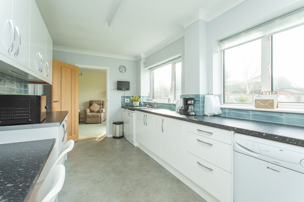 Property photo 3 of 12 Picture 3