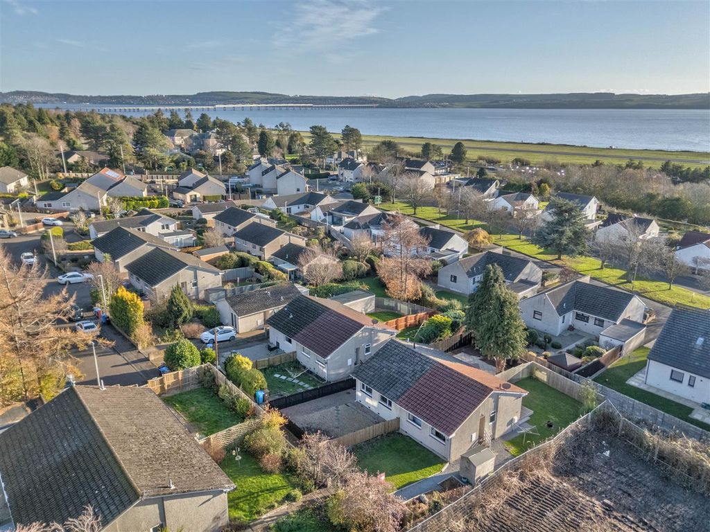 Property photo 3 of 16 31 Millhall Crescent Dundee-2.Jpg