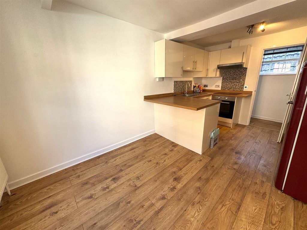 Property photo 2 of 9 Kitchen Lounge.Jpg