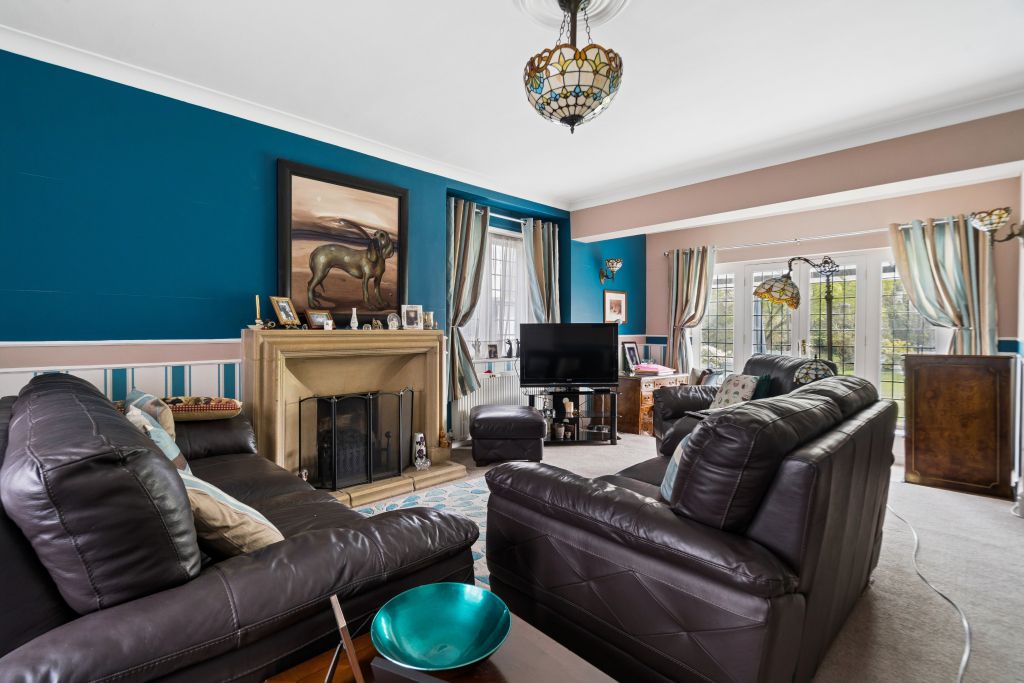 Property photo 2 of 19