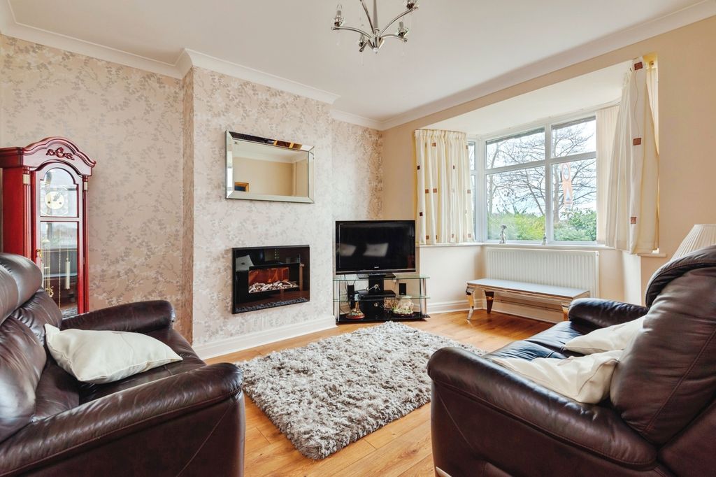 Property photo 3 of 18 Pbox-Img.Jpg