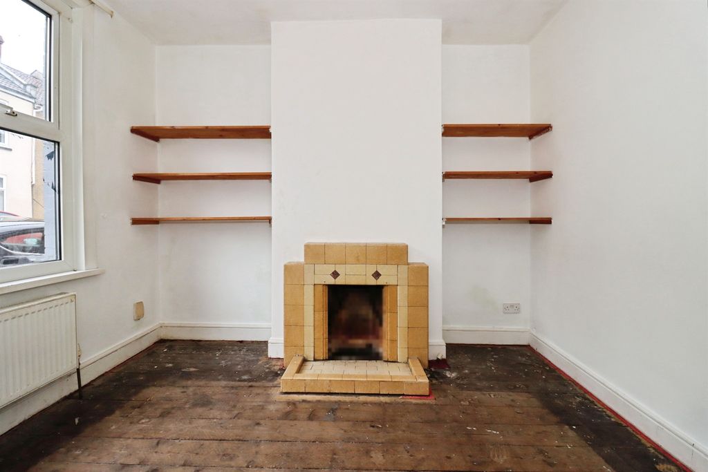 Property photo 3 of 20