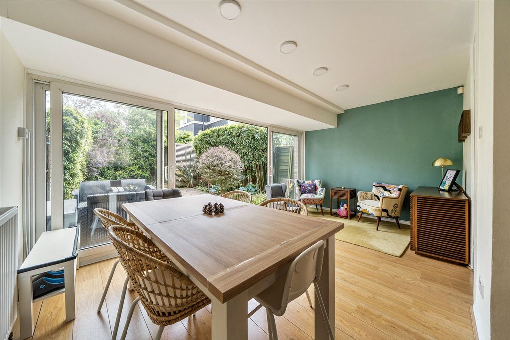 Property photo 2 of 25 Picture No. 15