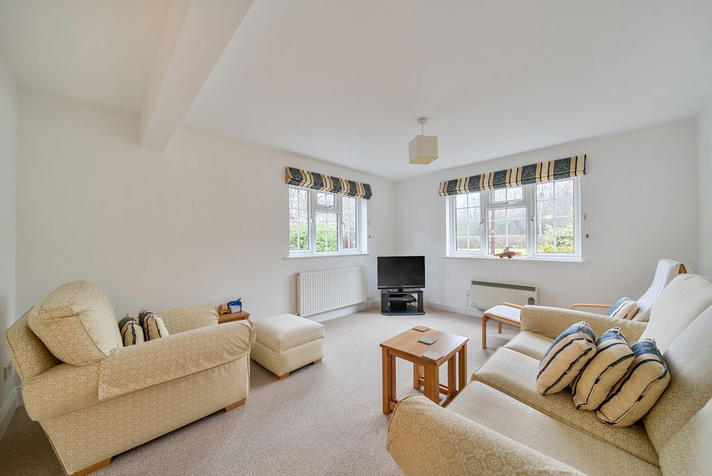 Property photo 3 of 20 1400624-10-6981ee...