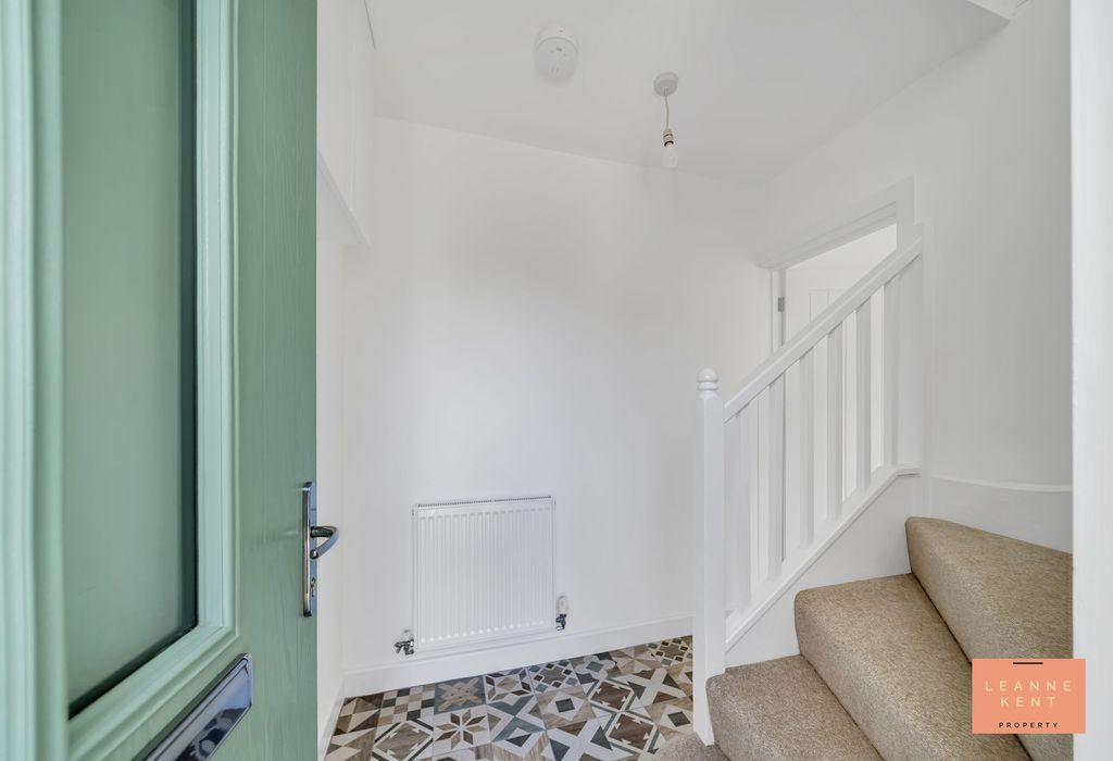 Property photo 2 of 36