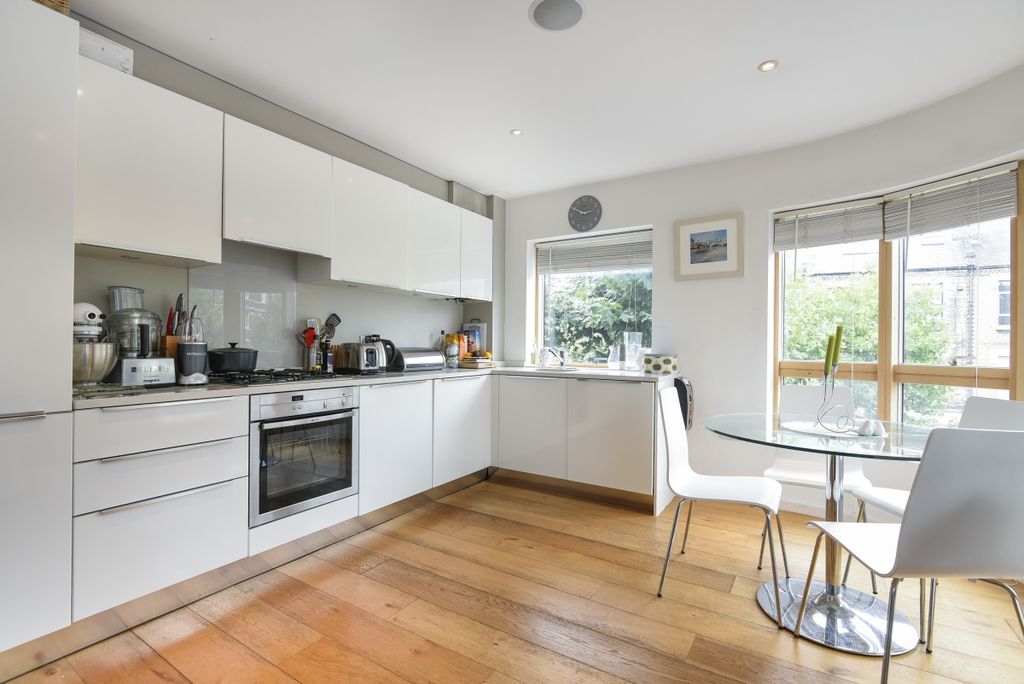Property photo 1 of 6 352014 (3)c