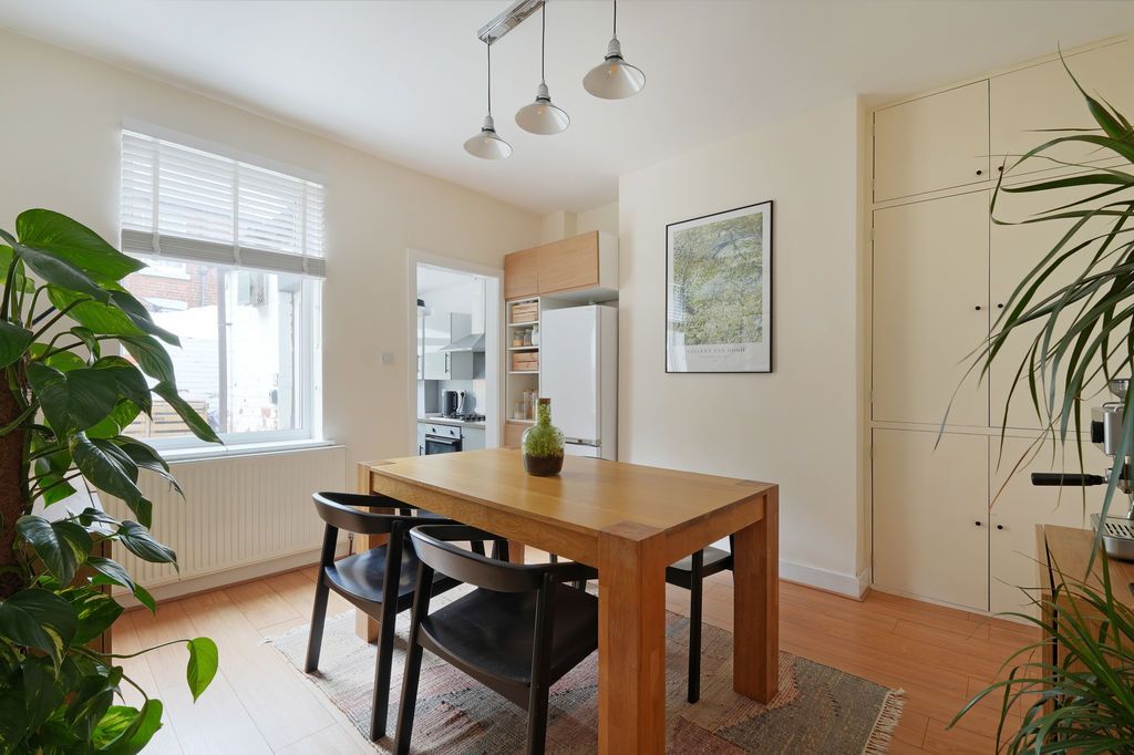 Property photo 3 of 28 Dining Room