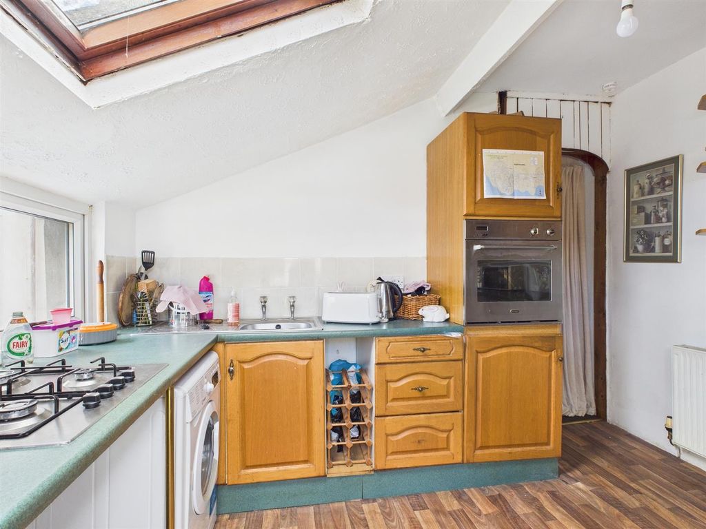 Property photo 3 of 12 Cam02295G0-Pr0310-Still003.Jpg