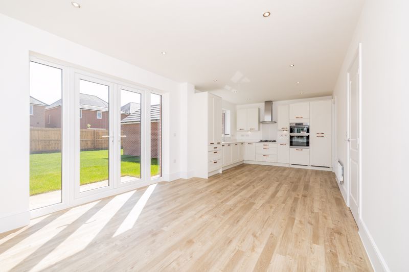 Property photo 2 of 53 Photo 12