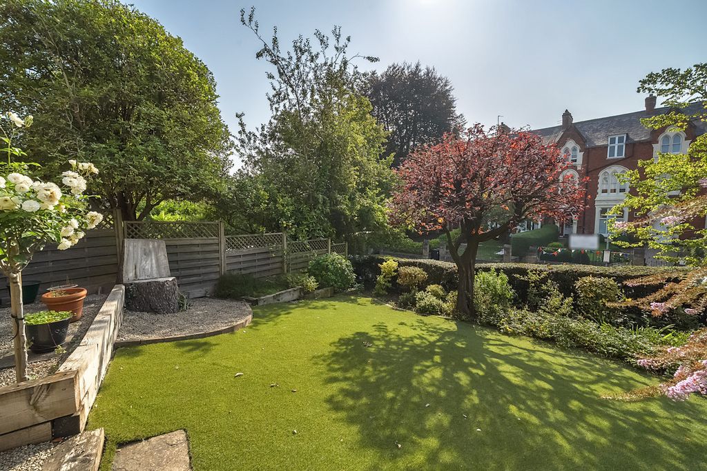 Property photo 2 of 35