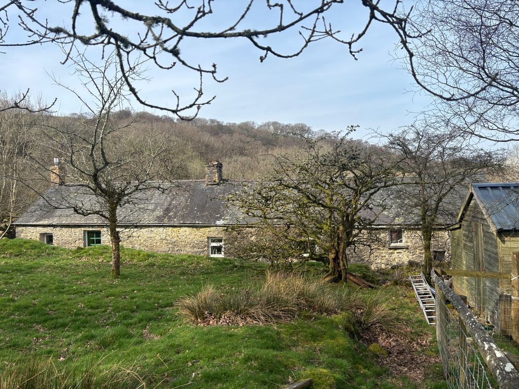 Property photo 2 of 20