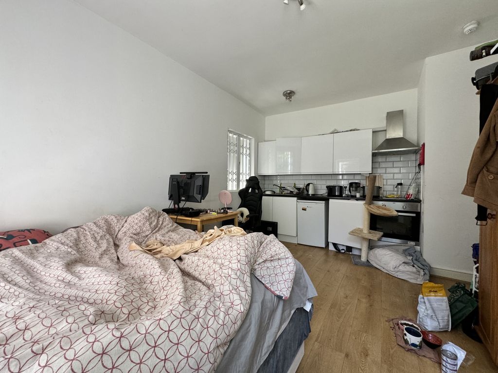 Property photo 3 of 5 Photo 7