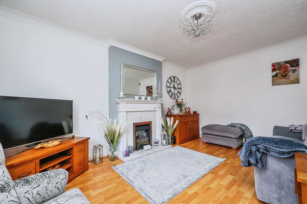 Property photo 3 of 20