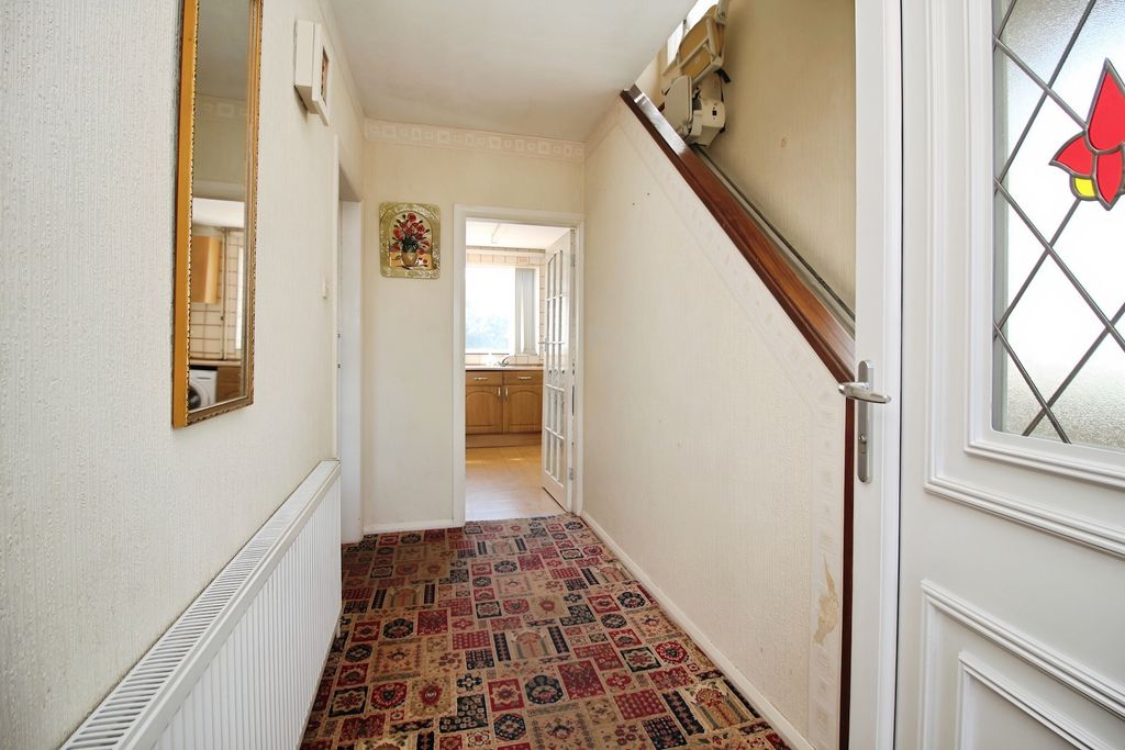 Property photo 3 of 28