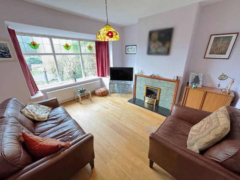 Property photo 2 of 33 Lounge